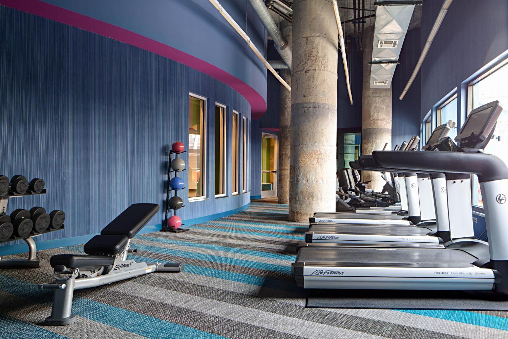 Aloft Dallas Downtown Exterior photo